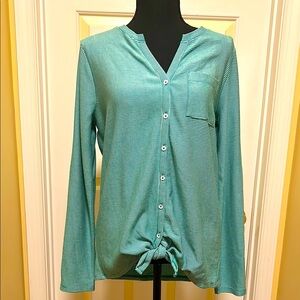 St. John's Bay Green Long Sleeve Button Down Shirt. Oversized.